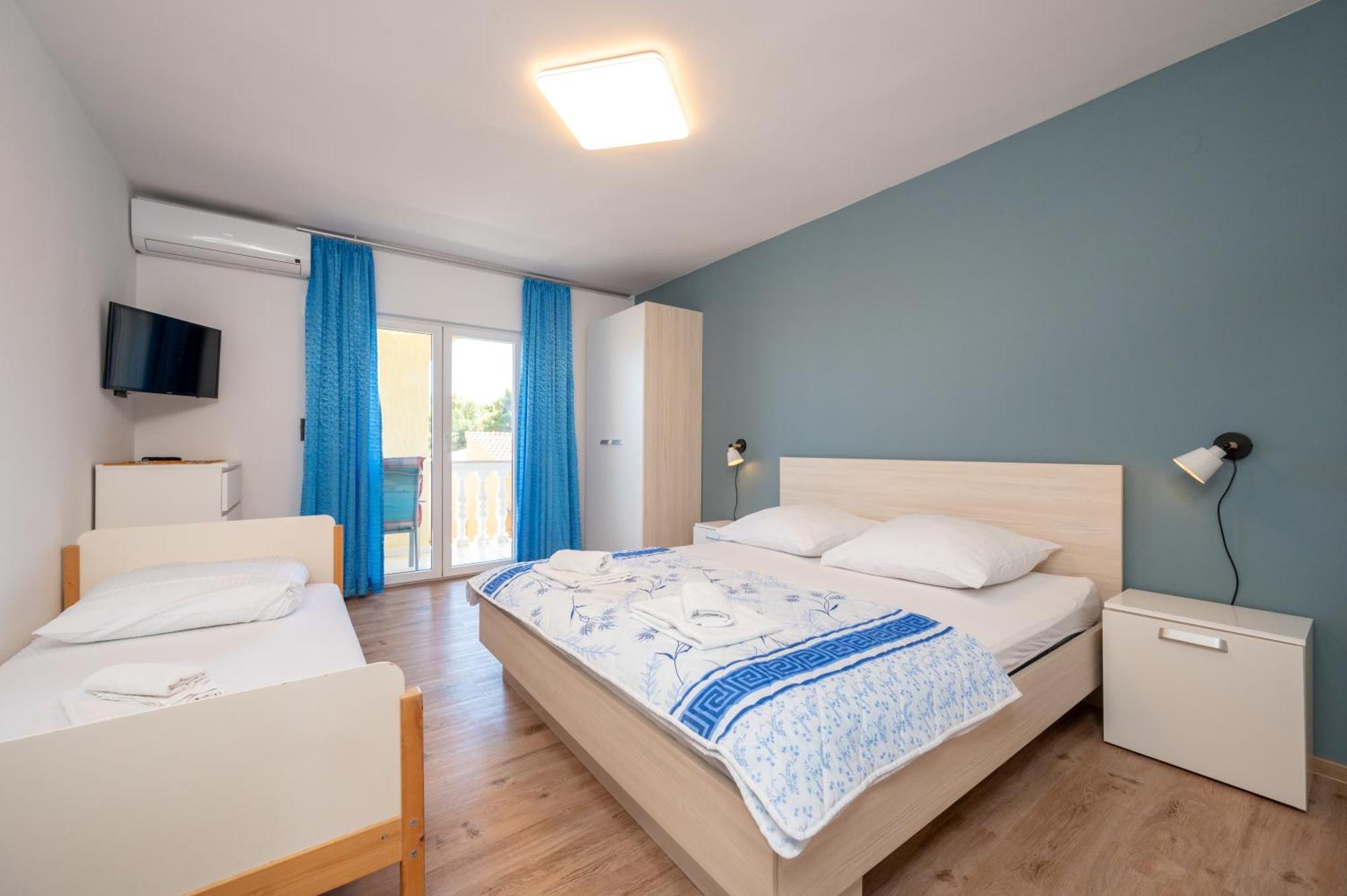 Apartments Zdravko トロギール エクステリア 写真