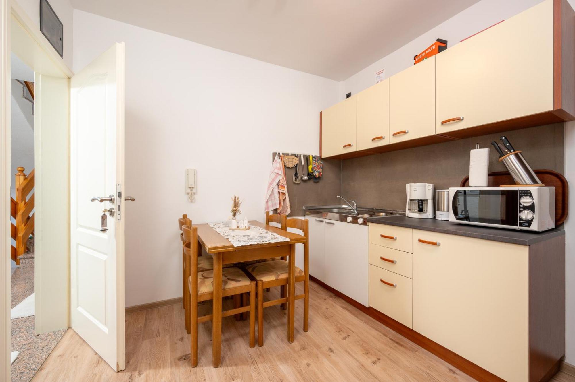 Apartments Zdravko トロギール 部屋 写真