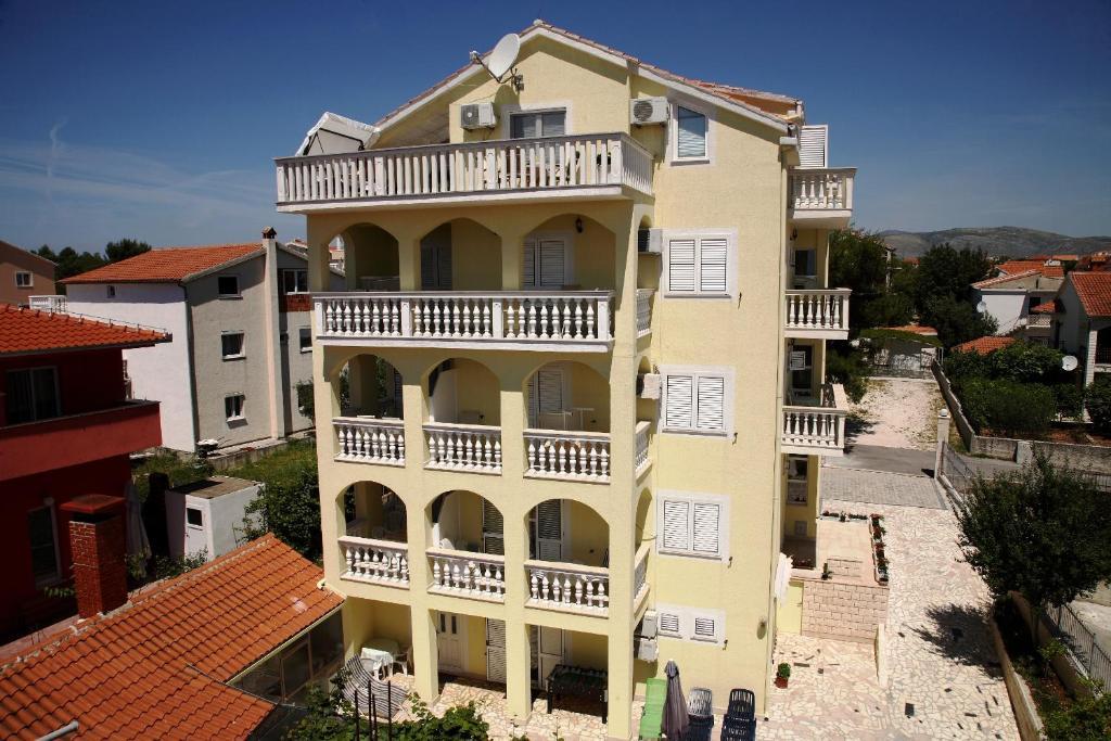 Apartments Zdravko トロギール エクステリア 写真